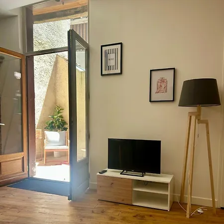 Le Patio Secret I Vieux شقة
